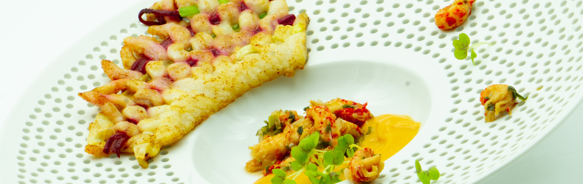 Gewebter Rochenflügel mit Flusskrebs-Vinaigrette auf Kartoffelpüree