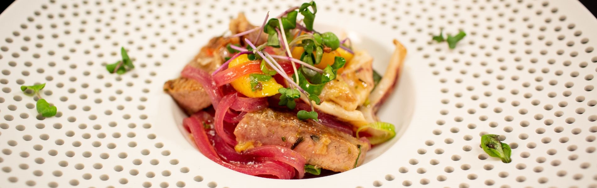 Lauwarmer Glasnudelsalat mit Secreto & Calamar