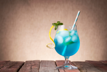 Isarwasser selber machen: das Rezept für die türkis-grüne Isarmaß