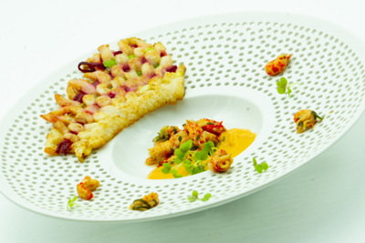 Gewebter Rochenflügel mit Flusskrebs-Vinaigrette auf Kartoffelpüree