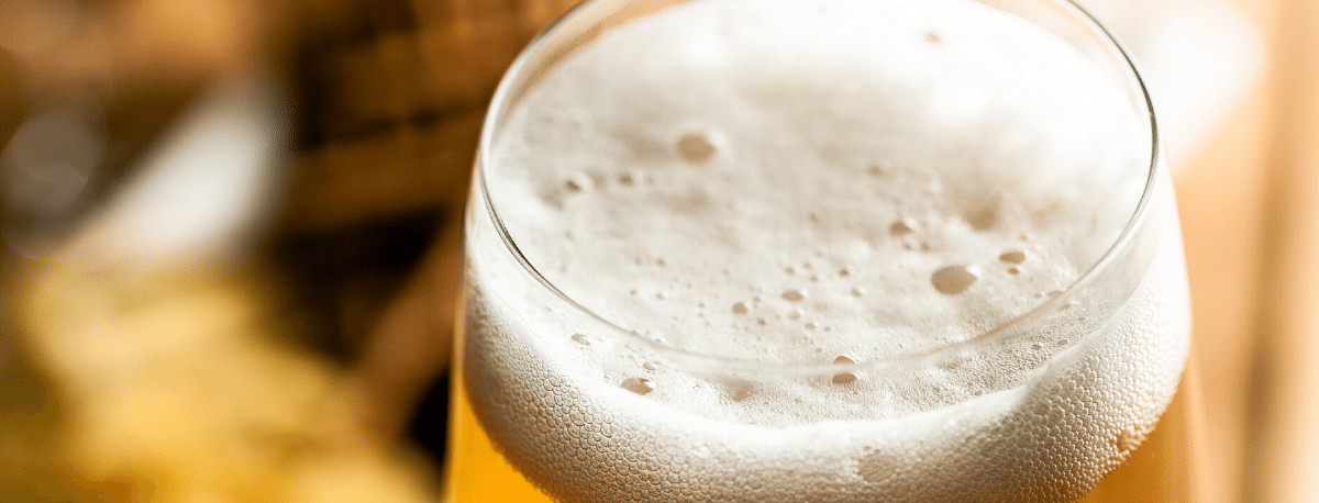 Pils mit Schaumkrone